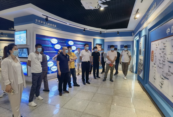 鷹擊長(zhǎng)空 譜寫(xiě)改革新篇——省建科院第一、二黨支部慶建黨百年參觀沈飛航空博覽園(圖2)