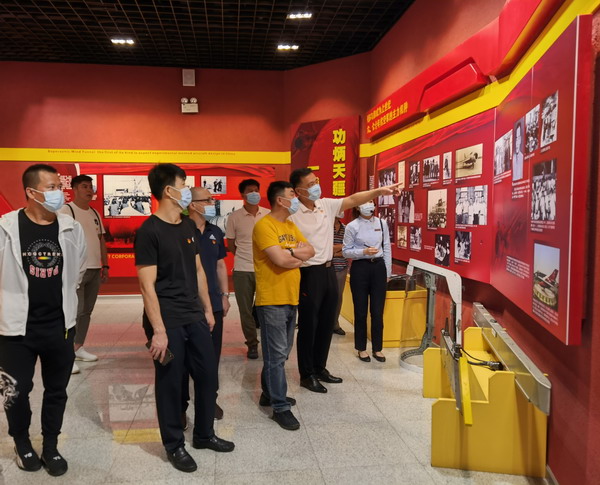 鷹擊長(zhǎng)空 譜寫(xiě)改革新篇——省建科院第一、二黨支部慶建黨百年參觀沈飛航空博覽園(圖3)