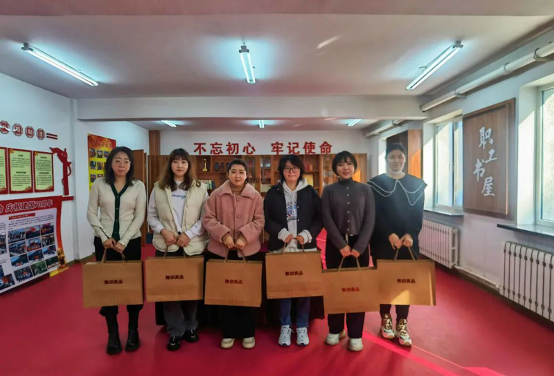 巾幗擔(dān)重任 建功新時(shí)代 ——公司工會(huì)祝廣大女職工節(jié)日快樂(圖1) 巾幗擔(dān)重任 建功新時(shí)代 ——公司工會(huì)祝廣大女職工節(jié)日快樂(圖1)