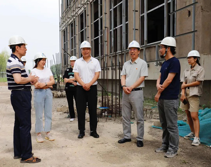 夏日送清涼，關(guān)愛在一線(圖2)